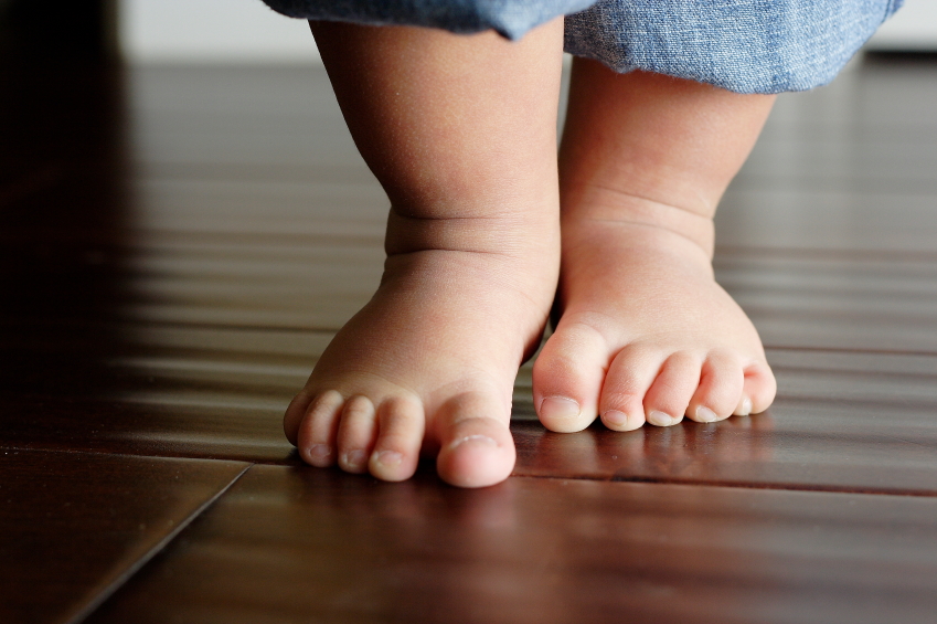 baby-feet-first-steps.jpg